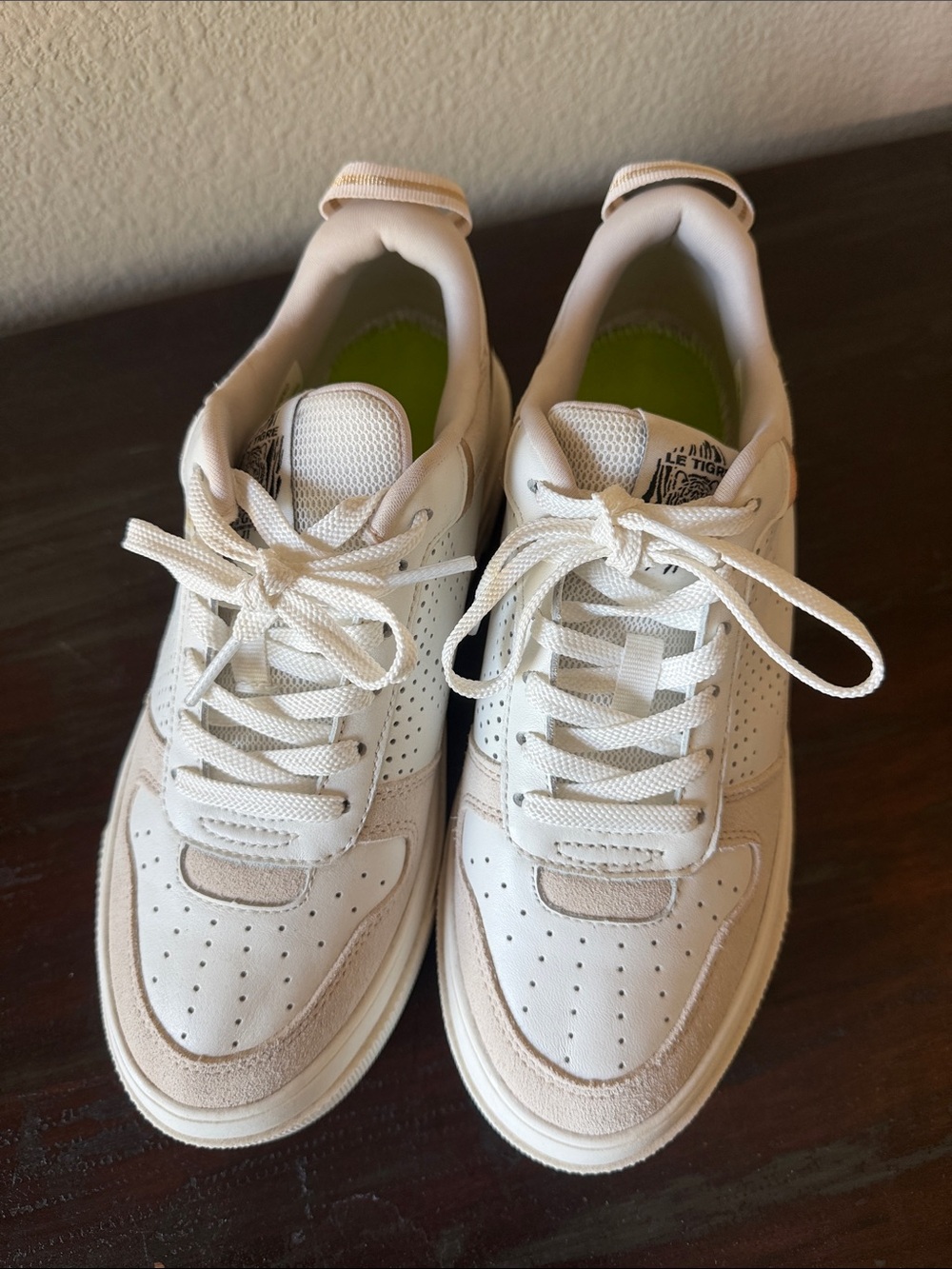 Le Tigre Women's Cream and Beige Leather Sneakers